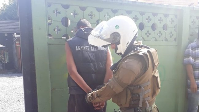 Detuvieron en Valdivia a joven acusado de robo con intimidación en Santiago