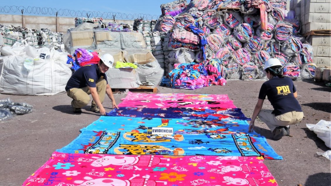 Incautan 10 mil mantas de polar falsificadas en Iquique