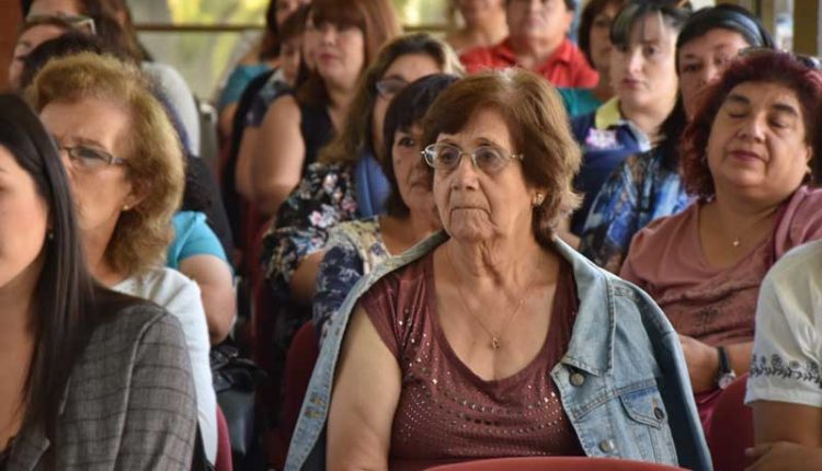 Charla y feria salud dieron inicio a las actividades del Mes de la Mujer en Talca
