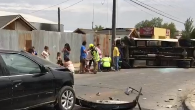 Talca: Volcamiento de autobus dejó 16 heridos