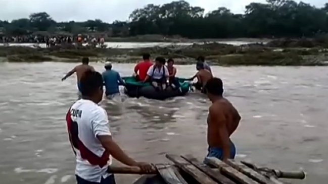 Más de 3.300 militares desplegados en Perú para atender inundaciones