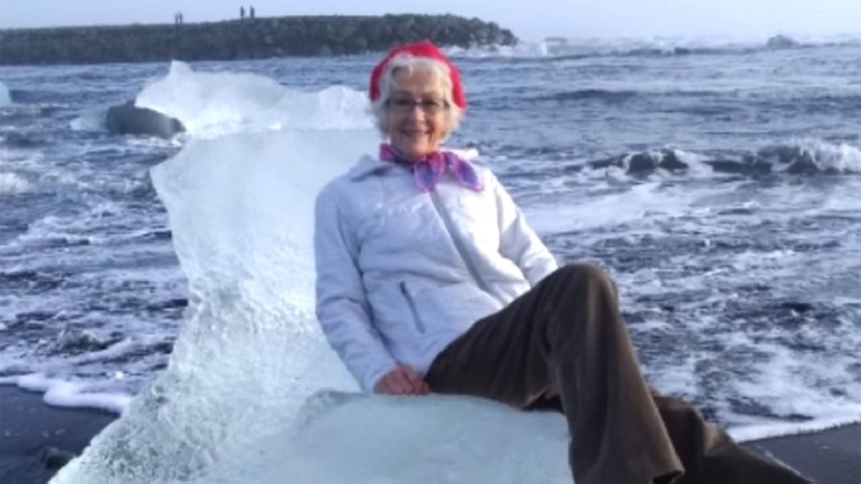Abuela se quería tomar foto en un iceberg y todo terminó mal