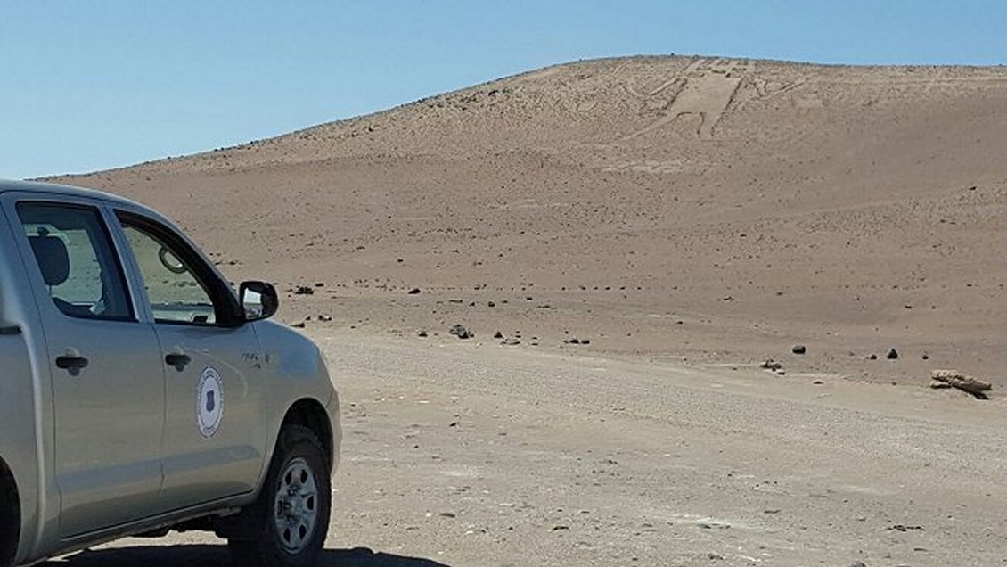 Turistas que dañaron el Gigante de Tarapacá fueron condenados: Deben pagar millonaria multa