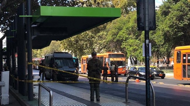 Carabinero disparó a sujeto que amenazaba a los transeúntes con un cuchillo