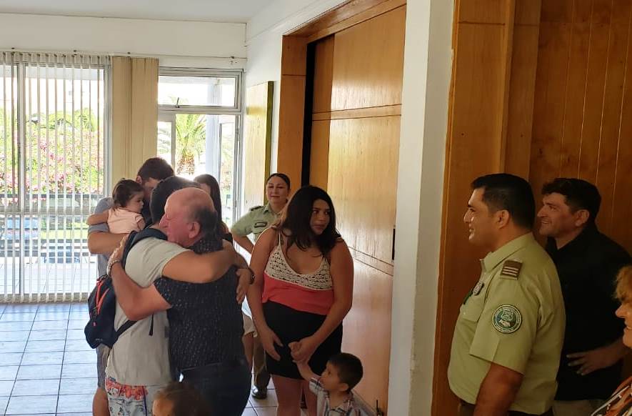 Iquique: Padre e hijo se reencontraron tras 25 años sin verse