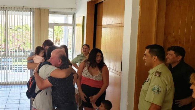 Iquique: Padre e hijo se reencontraron tras 25 años sin verse