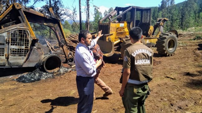 Ñuble: Fiscalía investiga quema de maquinaria forestal en Quirihue