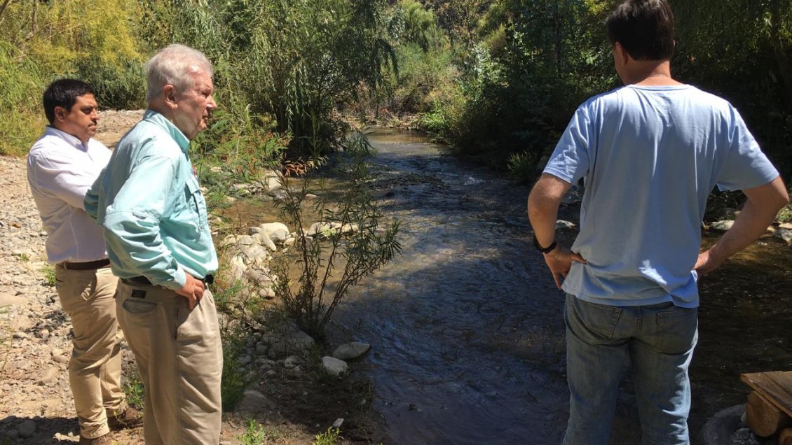 Autoridades visitan terreno de futuro Embalse Codegua
