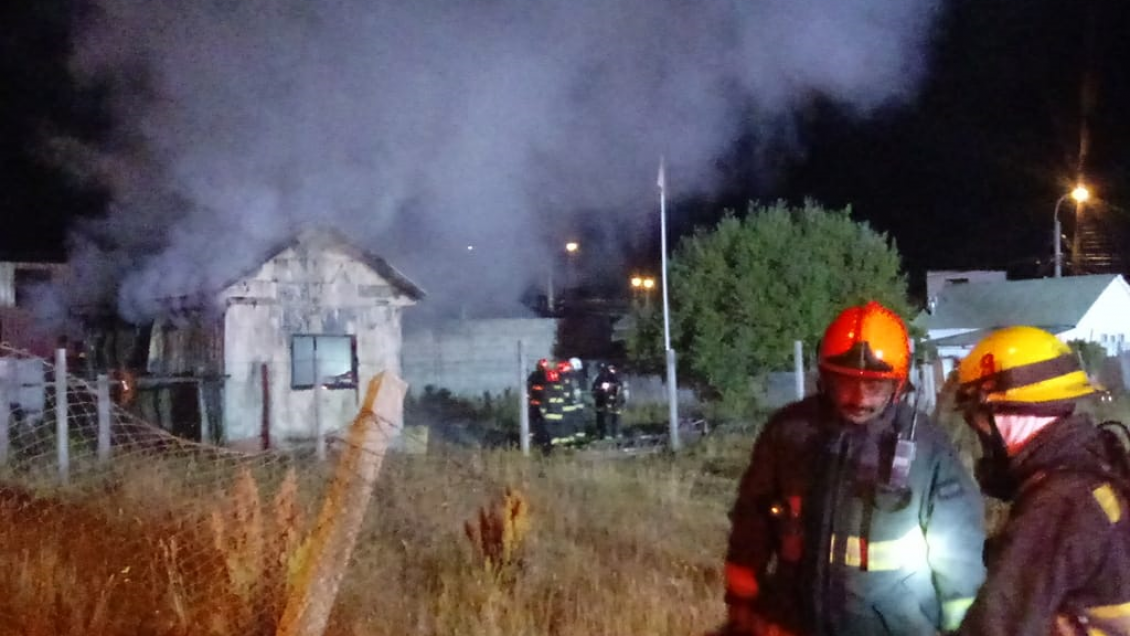 Hombre que sufrió graves quemaduras en incendio fue trasladado de P. Arenas a Santiago