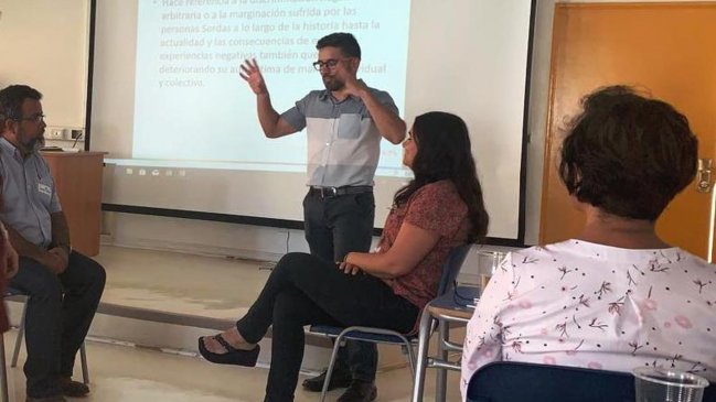 Antofagasta: Desarrollan taller para tratar a alumnos sordos