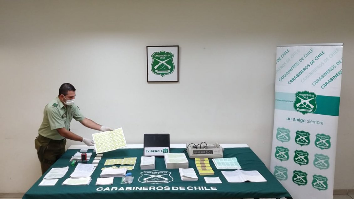 Carabineros incauta más de 1.000 certificados ilegales de revisión técnica en Victoria