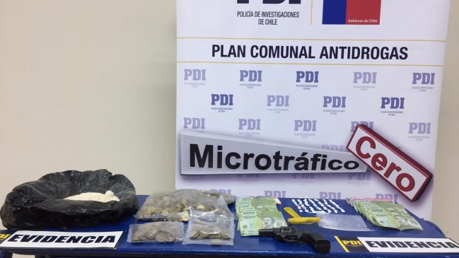 Detienen a tres sujetos acusados de vender drogas en San Vicente