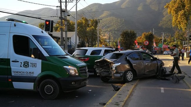 Persecución policial terminó con colisión múltiple en Olmué