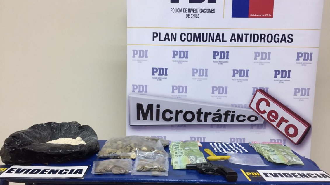 Detienen a tres sujetos acusados de vender drogas en San Vicente