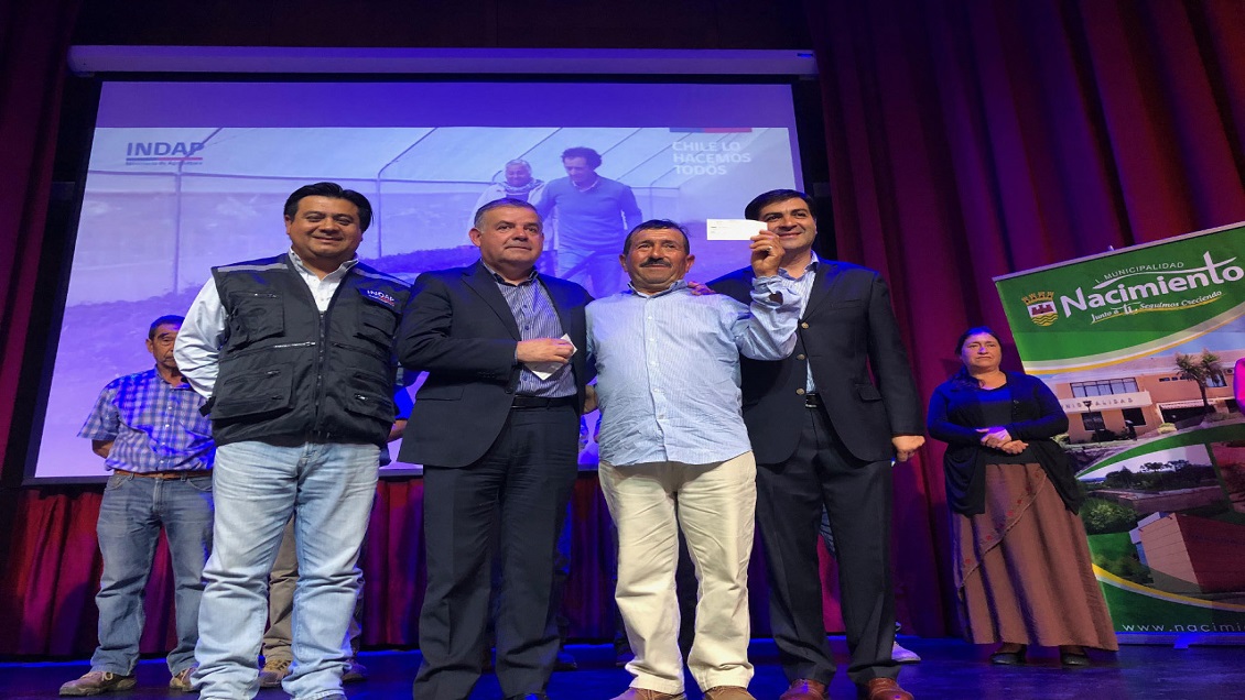 Biobío: 44 agricultores afectados por incendios forestales recibieron bono de Indap