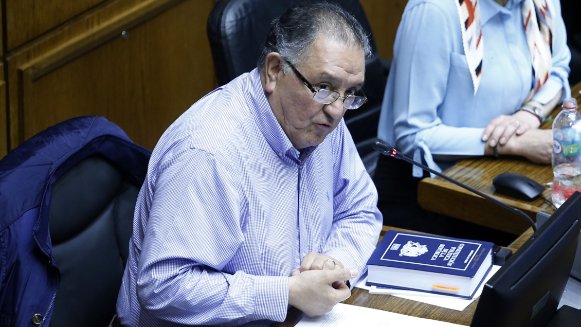 Huenchumilla: Hay que reorganizar Carabineros antes de darle más atribuciones