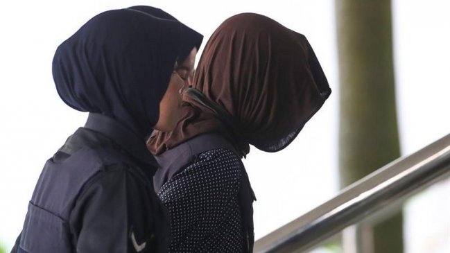 Una madre se inmoló junto a su hijo durante una redada policial en Indonesia