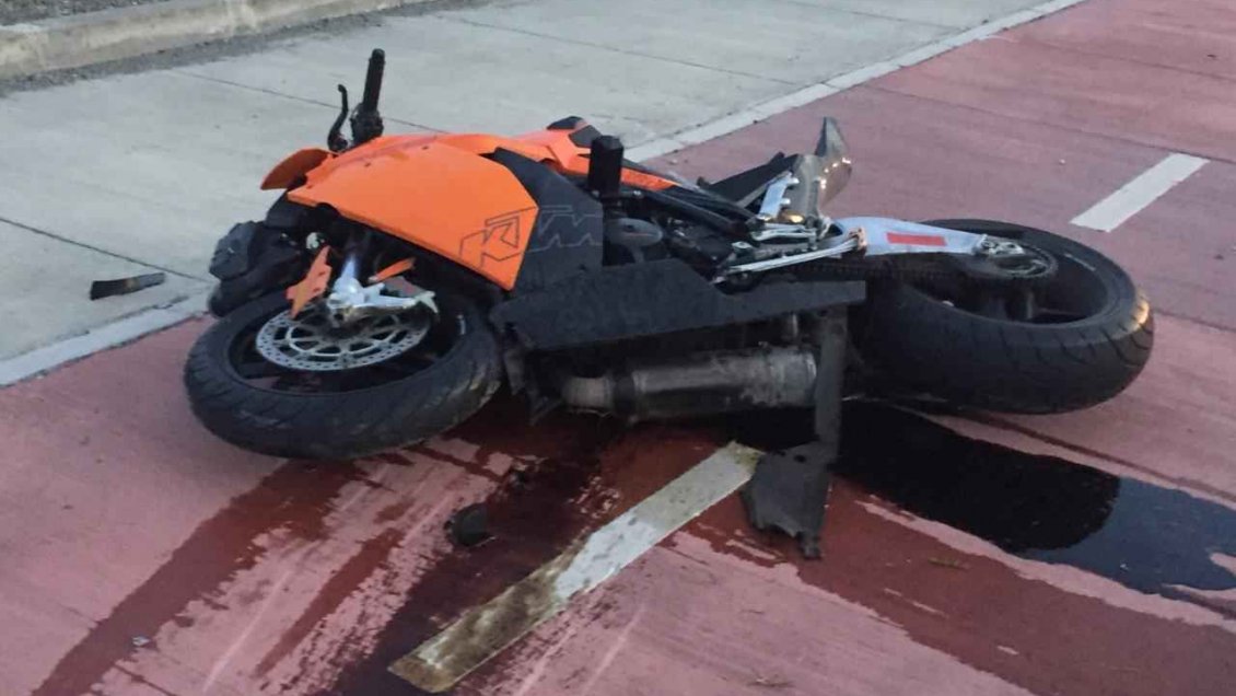 Motociclista está en riesgo vital tras grave accidente en Punta Arenas