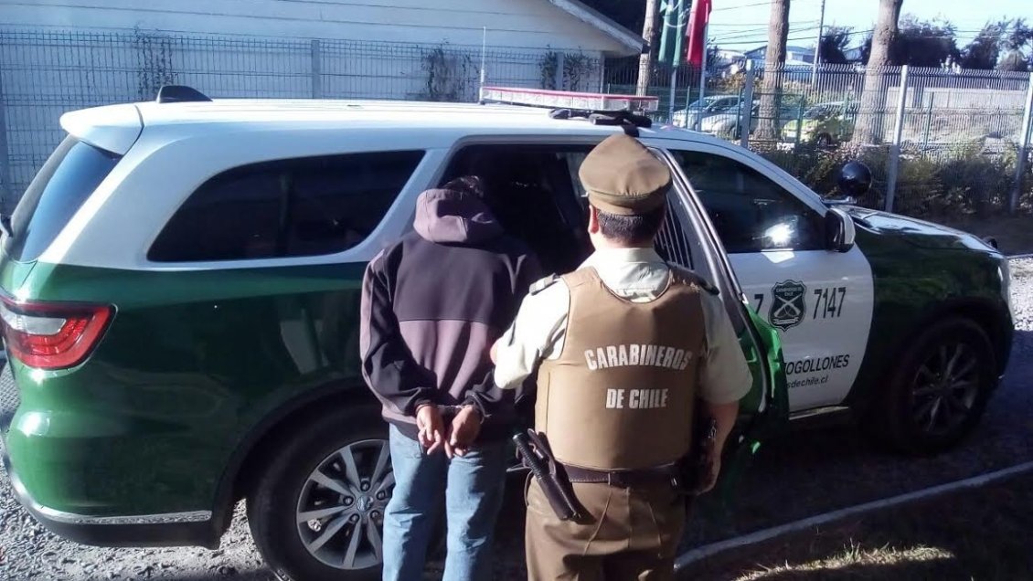 Valdivia: Detienen a sujeto acusado de agredir con un arma blanca a otro hombre en la calle