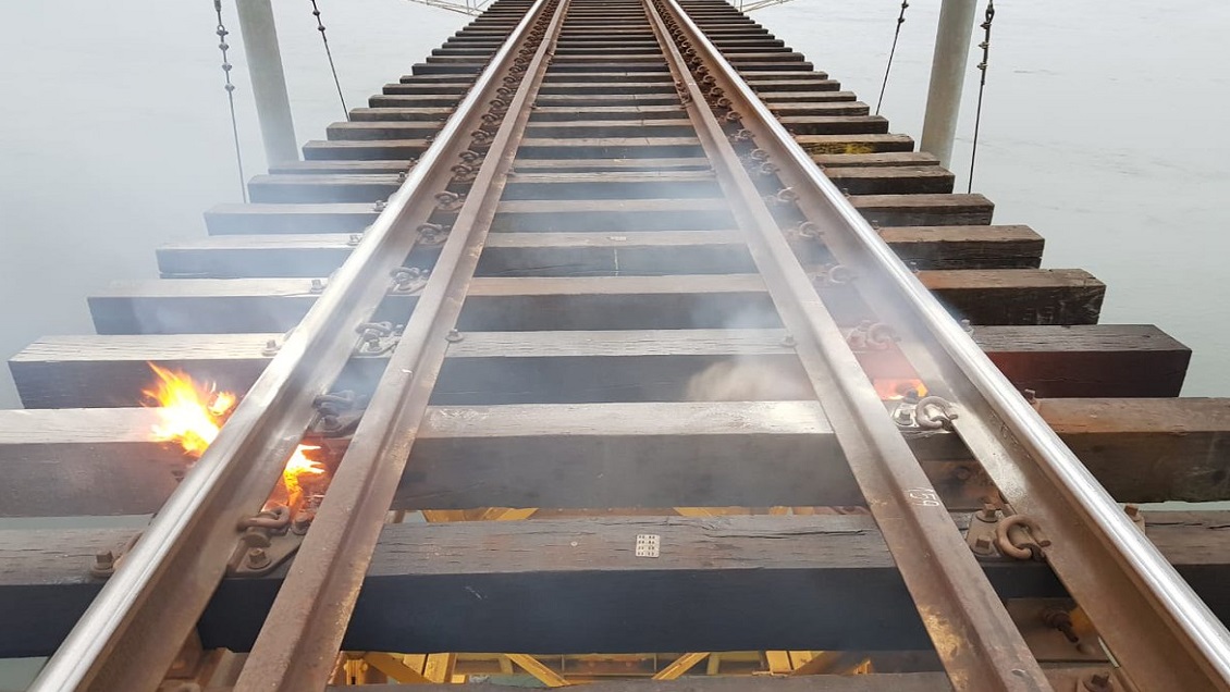 Fesur llevó incendio de durmientes en puente ferroviario a la justicia