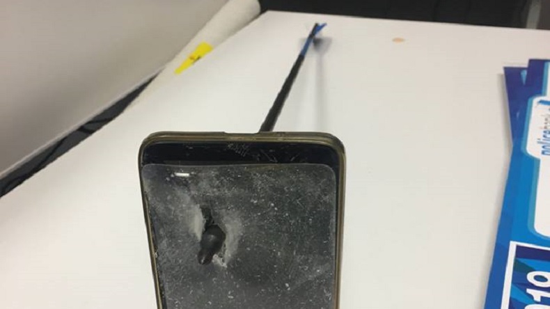 Teléfono celular salvó a hombre de morir de un flechazo