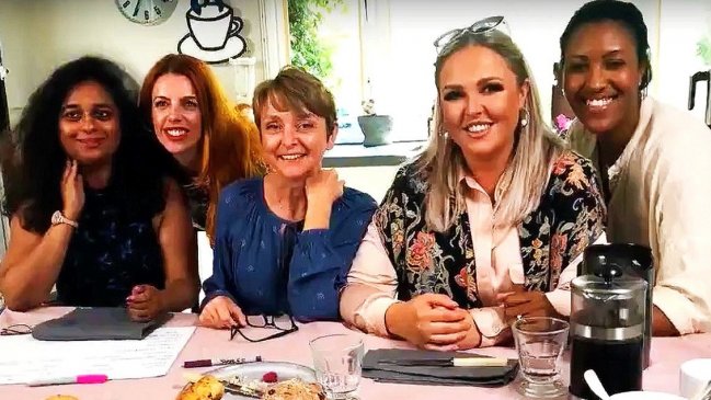 Mamás filmaron película porno para que la vean sus hijos