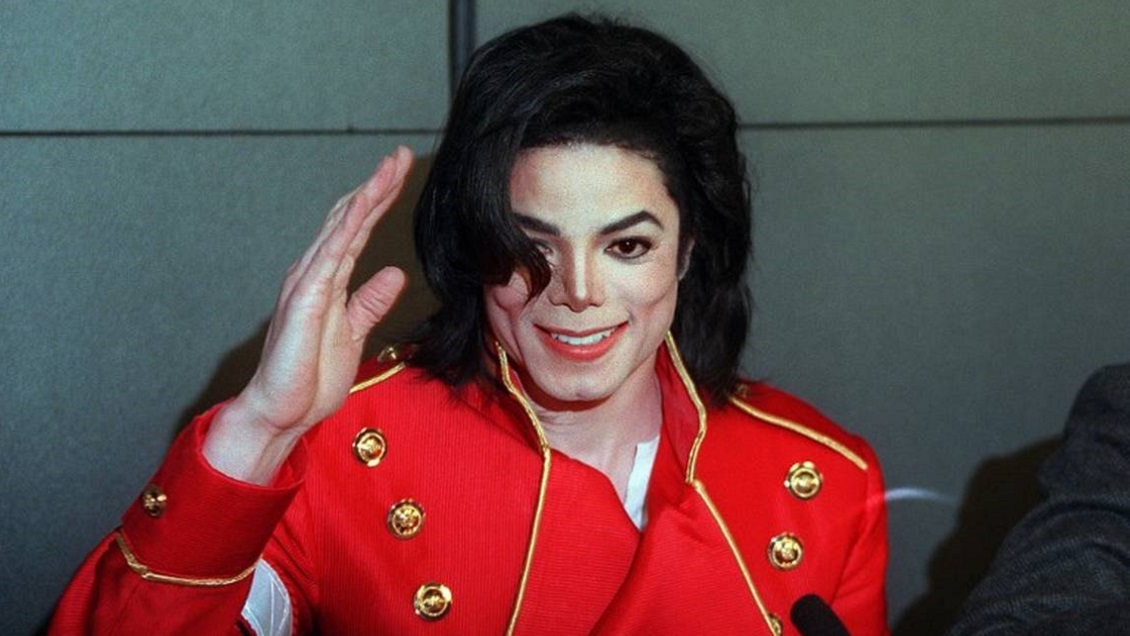 Fanáticos de Michael Jackson demandan a presuntas víctimas que aparecen en documental