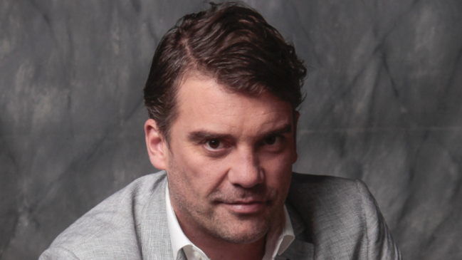 Clínica reveló que actor Diego Muñoz se encuentra estable tras accidente en moto