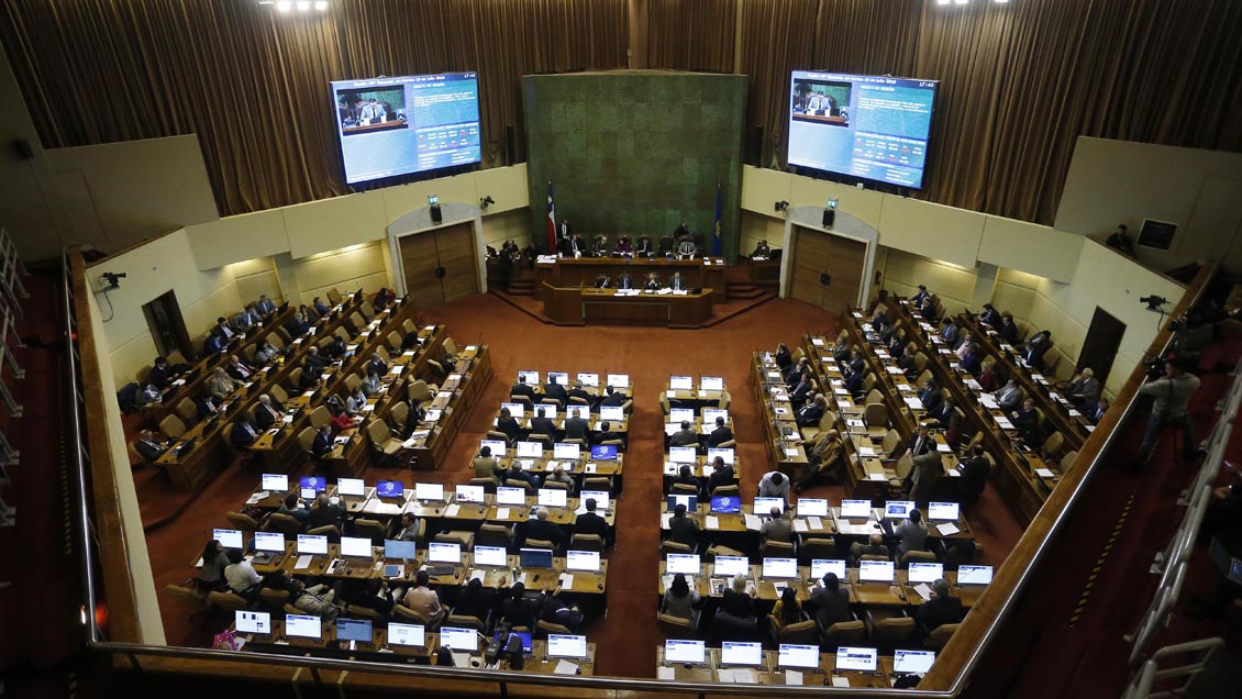 Diputado Hirsch: Muchos no vamos a votar por el candidato de la DC para presidir la Cámara