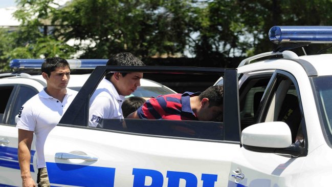 Detienen a hombre que vendía drogas afuera del Liceo de Niñas de Los Ángeles