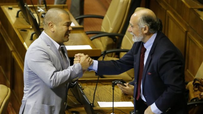 DC define entre Iván Flores y Víctor Torres su candidato para presidir la Cámara