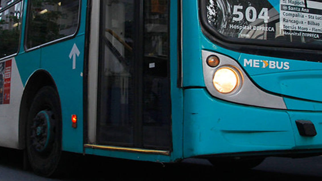 Adulto mayor murió atropellado por bus del Transantiago mientras pedía limosna