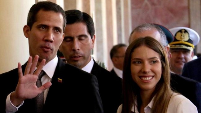 Esposa de Juan Guaidó está en Chile y busca reunirse con Piñera