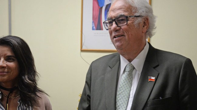 Intendente de Los Lagos justificó cuestionado aumento de sueldo de su asesor