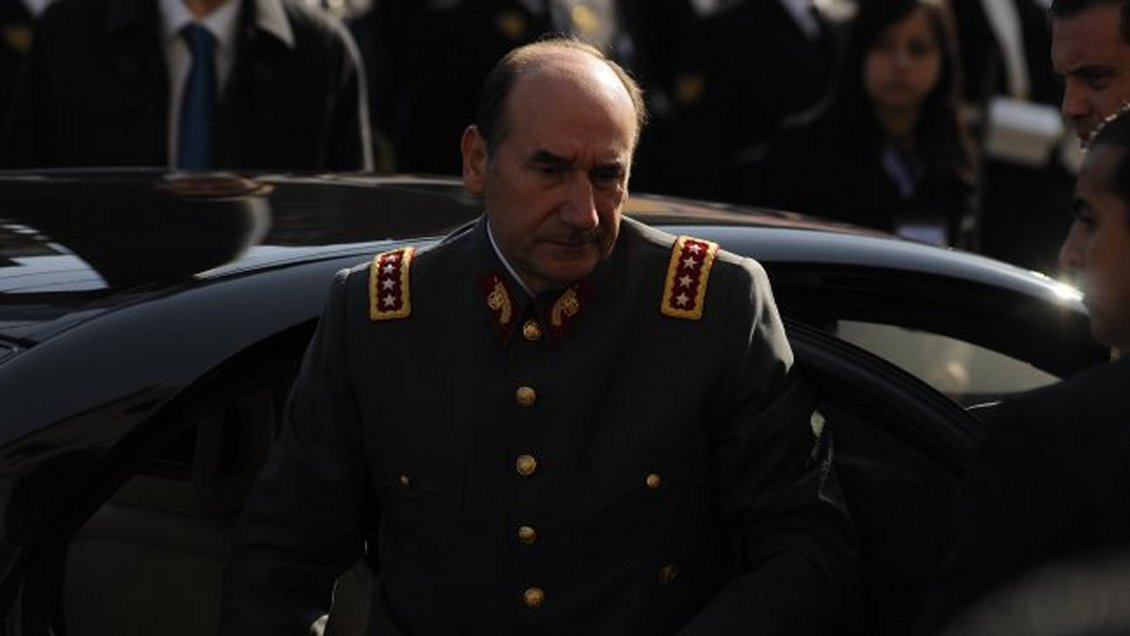 Esposa de general Fuente-Alba declara ante ministra Rutherford