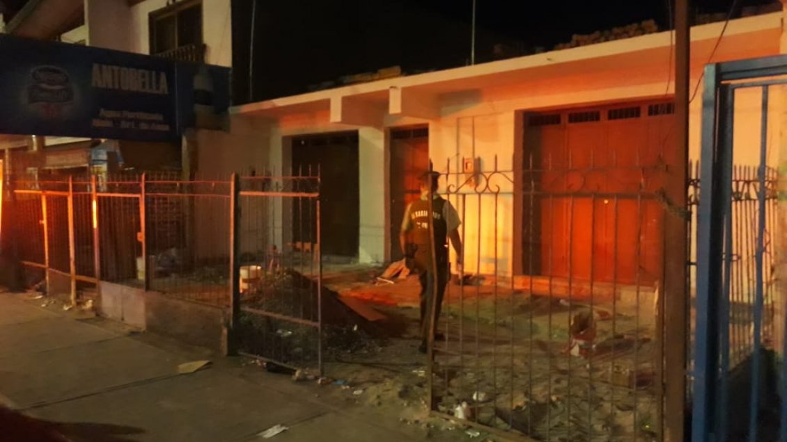 Arica: Sujeto fue sorprendido saliendo de un local comercial tras cometer un robo