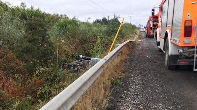 Un muerto dejó volcamiento de camioneta en Frutillar