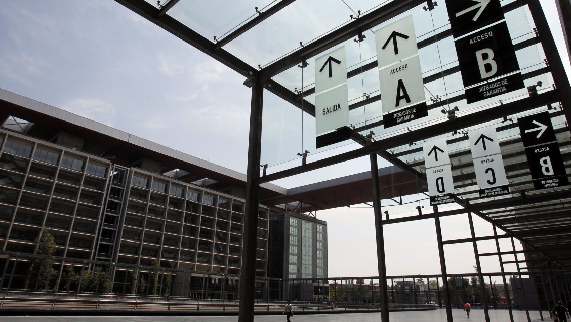 Suspendieron procedimiento contra padre que olvidó a su hijo en auto: niño murió