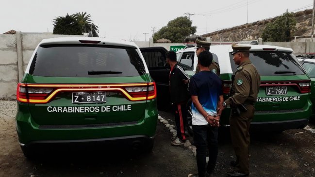 Ladrones entraron a robar con un carro de supermercado a un local de motos