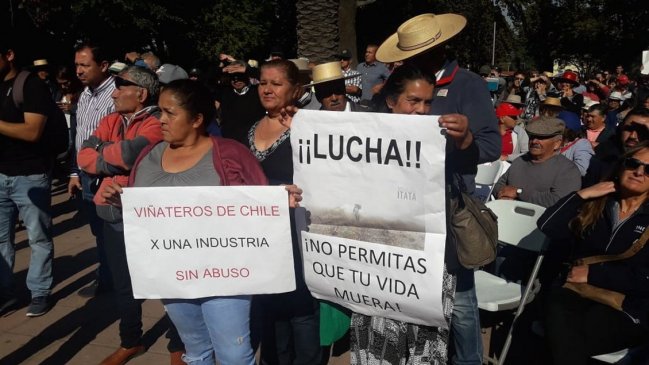 Ministro se reunió con viñateros del Itata en medio de advertencias sobre 