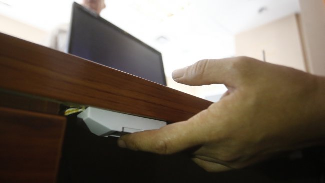 Instalan botones de pánico en centros de salud de Santiago