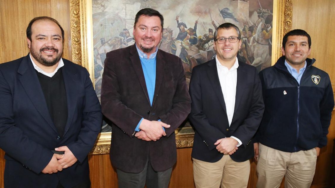 Intendencia apoya construcción de nuevo cuartel de bomberos en Paredones