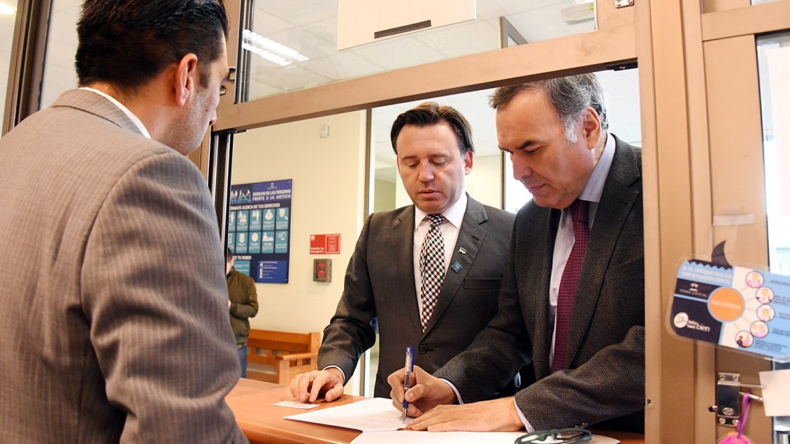 Alcalde de Punta Arenas se querella: Desde 2009 que Corporación Municipal no presenta balances