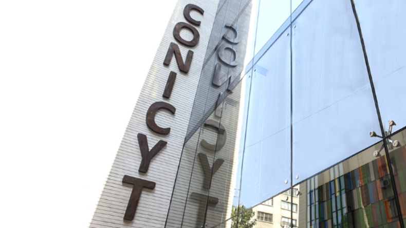 Estudiante debe devolver 27 millones de pesos a Becas Chile