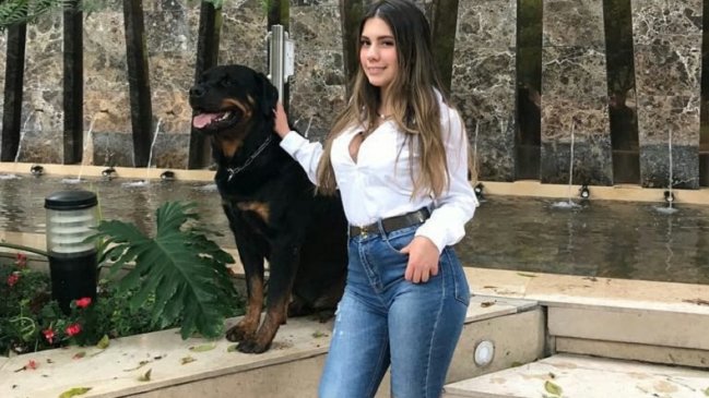 Una joven que no quiso recoger las heces de su perro causó indignación y se viralizó