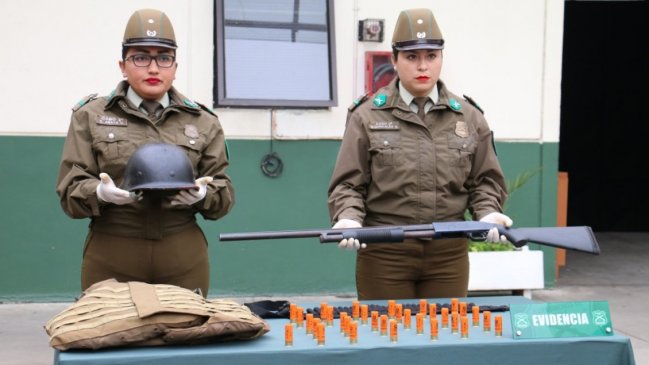 Detuvieron a hombre que vestía chaleco antibalas y cinturón con proyectiles en Valparaíso