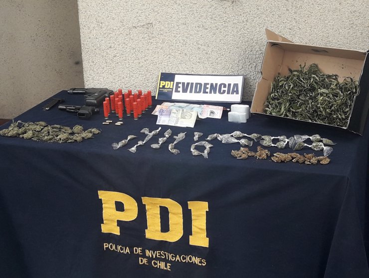 Detuvieron a banda de microtraficantes: Uno de ellos vendió droga a detective encubierta