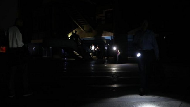 Nuevo apagón deja a oscuras a Caracas y a varias regiones de Venezuela