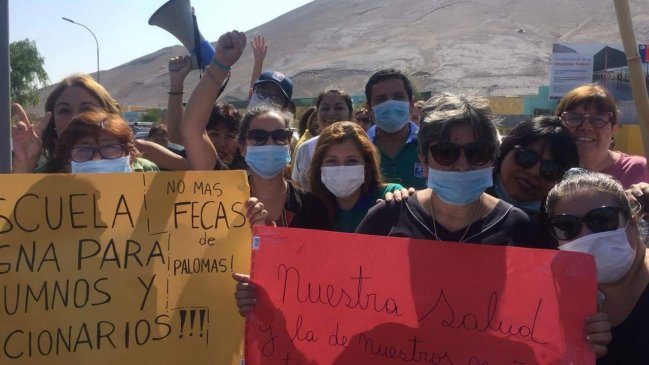 Arica: Comunidad de la Escuela América inició huelga por serios problemas de salubridad