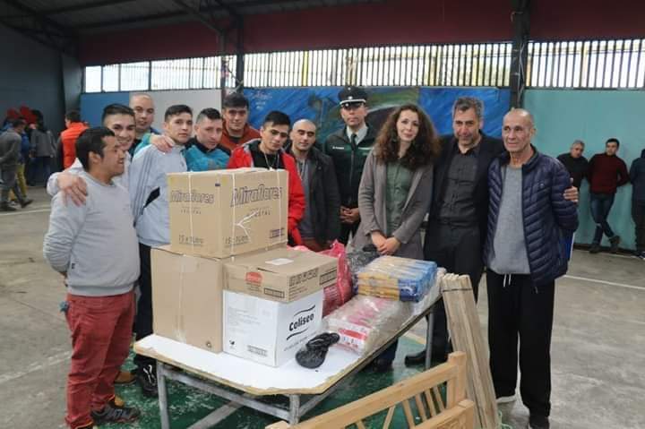 Castro: Reos donan un día de alimentación a familias afectadas por incendio